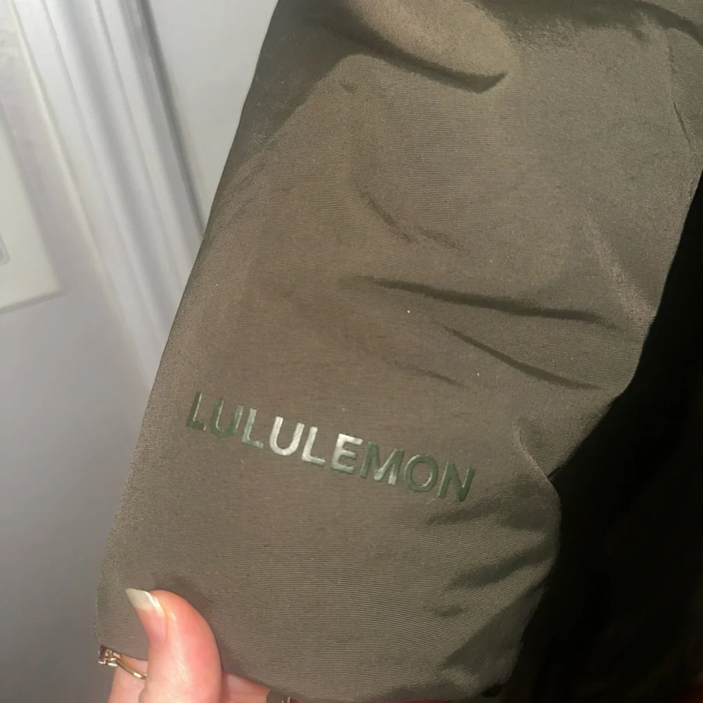 Lululemon Athletica Dark Green Winter Warrior Jacket - Picture 5 of 9